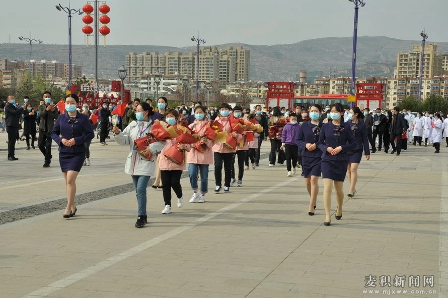 不辱使命 英雄凱旋！麥積區(qū)馳援武漢5名醫(yī)務人員回家了