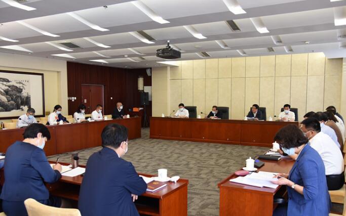 【兩會快訊】甘肅代表團(tuán)分組審議全國人大常委會工作報告，林鐸參加第一小組會議并發(fā)言