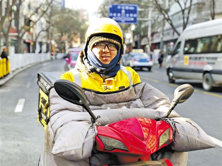 外賣小哥王全軍：好好干，在蘭州買套房
