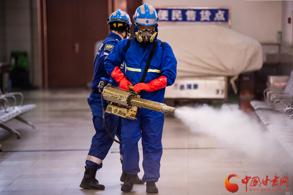 【新春走基層】護(hù)航回家路，蘭州車站這波操作很硬核！