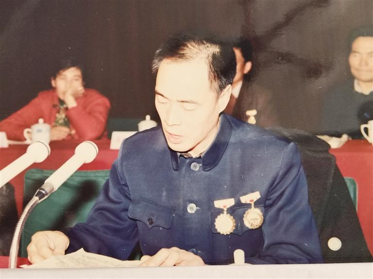 尋訪百名先鋒黨員  他用13年的時(shí)間完成28年的工作量——記“刀具大王”、全國(guó)勞模、蘭州通用機(jī)器廠工人技師蘆聚才