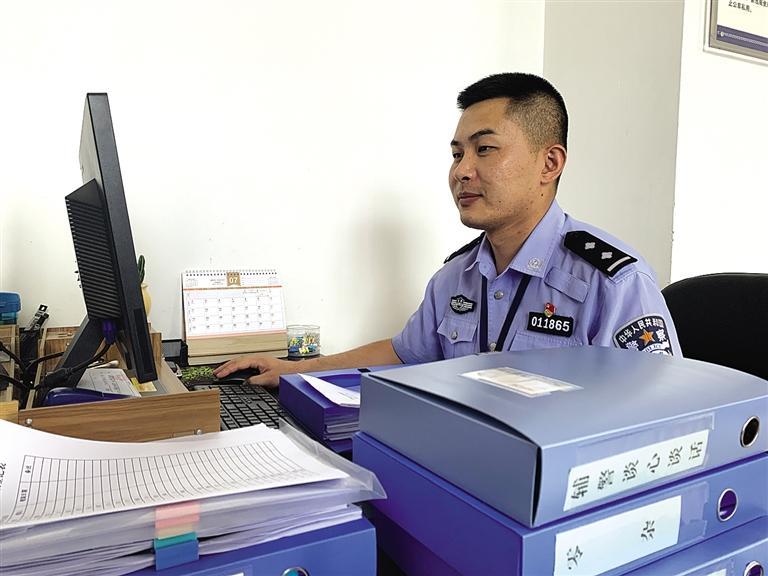 “身為黨員，就應該第一個往前沖”