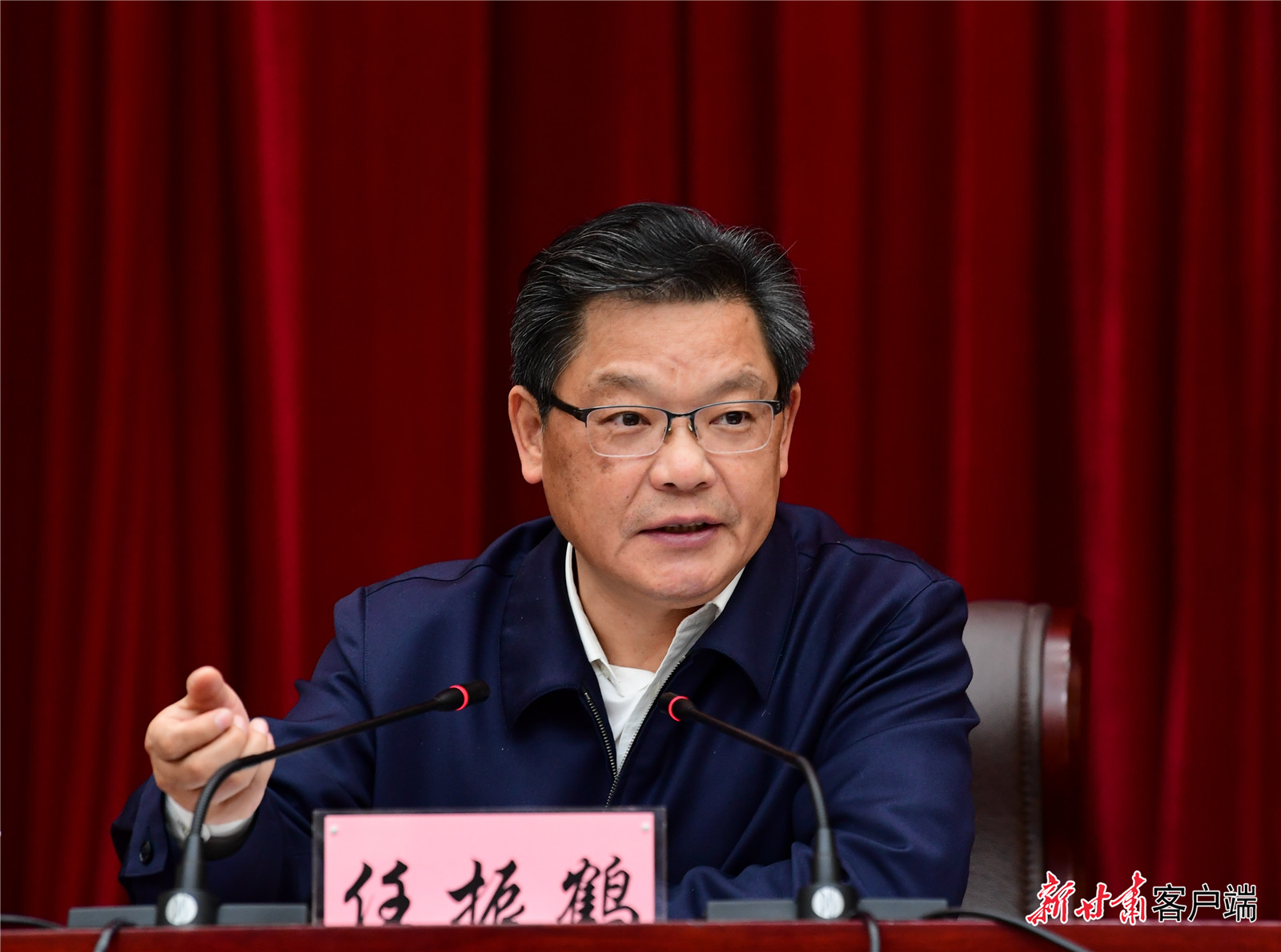 任振鶴在全省新型城鎮(zhèn)化工作推進(jìn)會(huì)議上強(qiáng)調(diào)：凝心聚力抓落實(shí)、蹄疾步穩(wěn)向前進(jìn)，奮力推進(jìn)新型城鎮(zhèn)化建設(shè)再上新臺(tái)階
