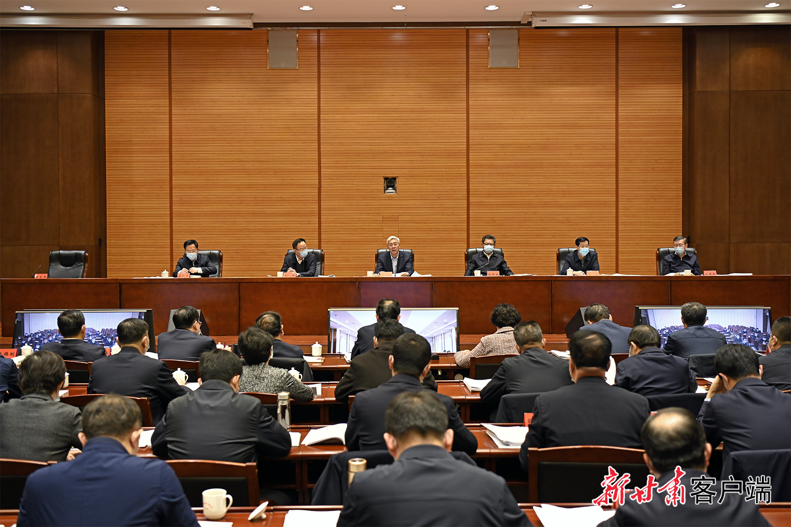 尹弘在省委農村工作領導小組會議上強調：以深厚為民情懷鞏固拓展脫貧攻堅成果，用高度負責精神扎實做好備考迎評工作