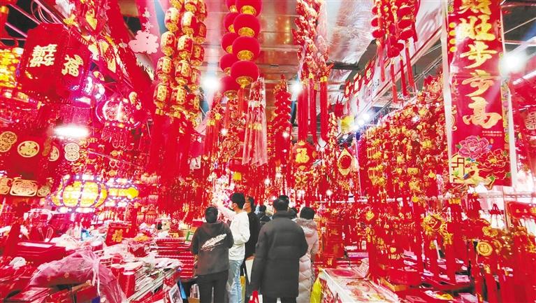 年貨豐 采購忙，金城紅紅火火迎新春