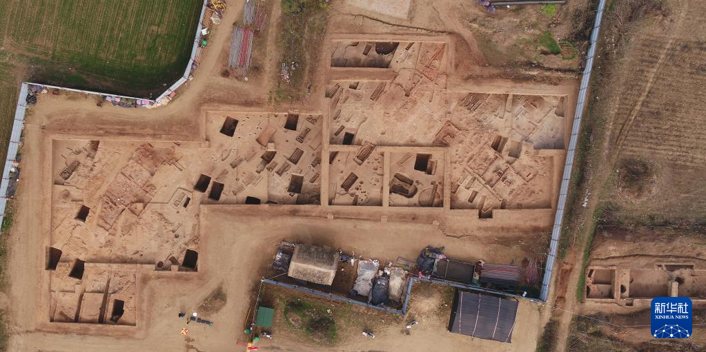 河南南陽市黃山新石器時代遺址山頂臺探方（資料圖）。