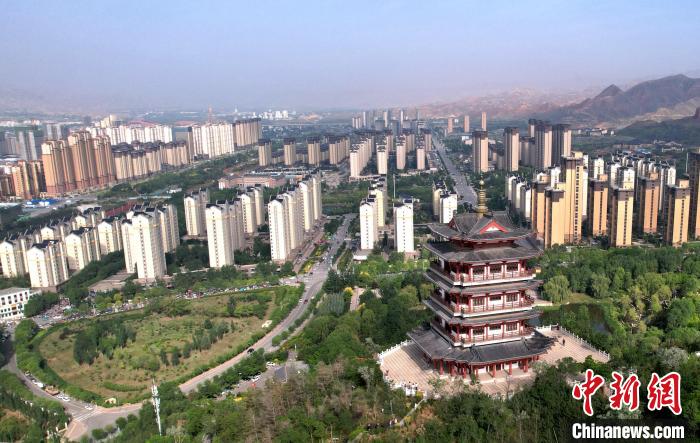 圖為“南涼古都”樂都朝陽(yáng)山片區(qū)的今朝?！⊙Φ?攝