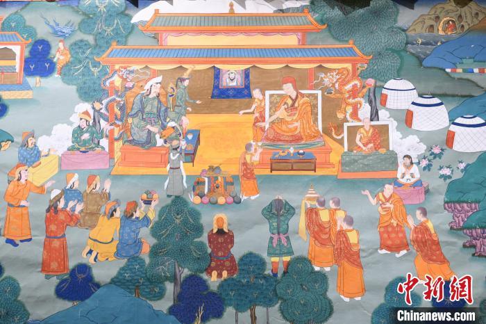 8月20日，在蘭州市博物館展出的大型歷史題材卷軸唐卡“涼州會(huì)盟”。　戴文昌 攝