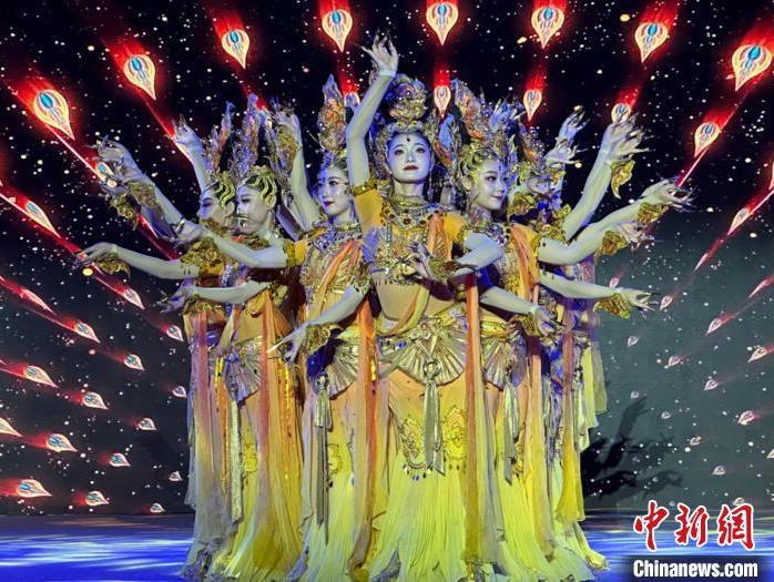 圖為甘肅演藝集團歌舞劇院表演的舞蹈《金光千佛》。(資料圖)戴文昌 攝